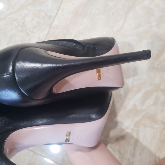 Gucci Leather Ankle Boots - Picture 10 of 16